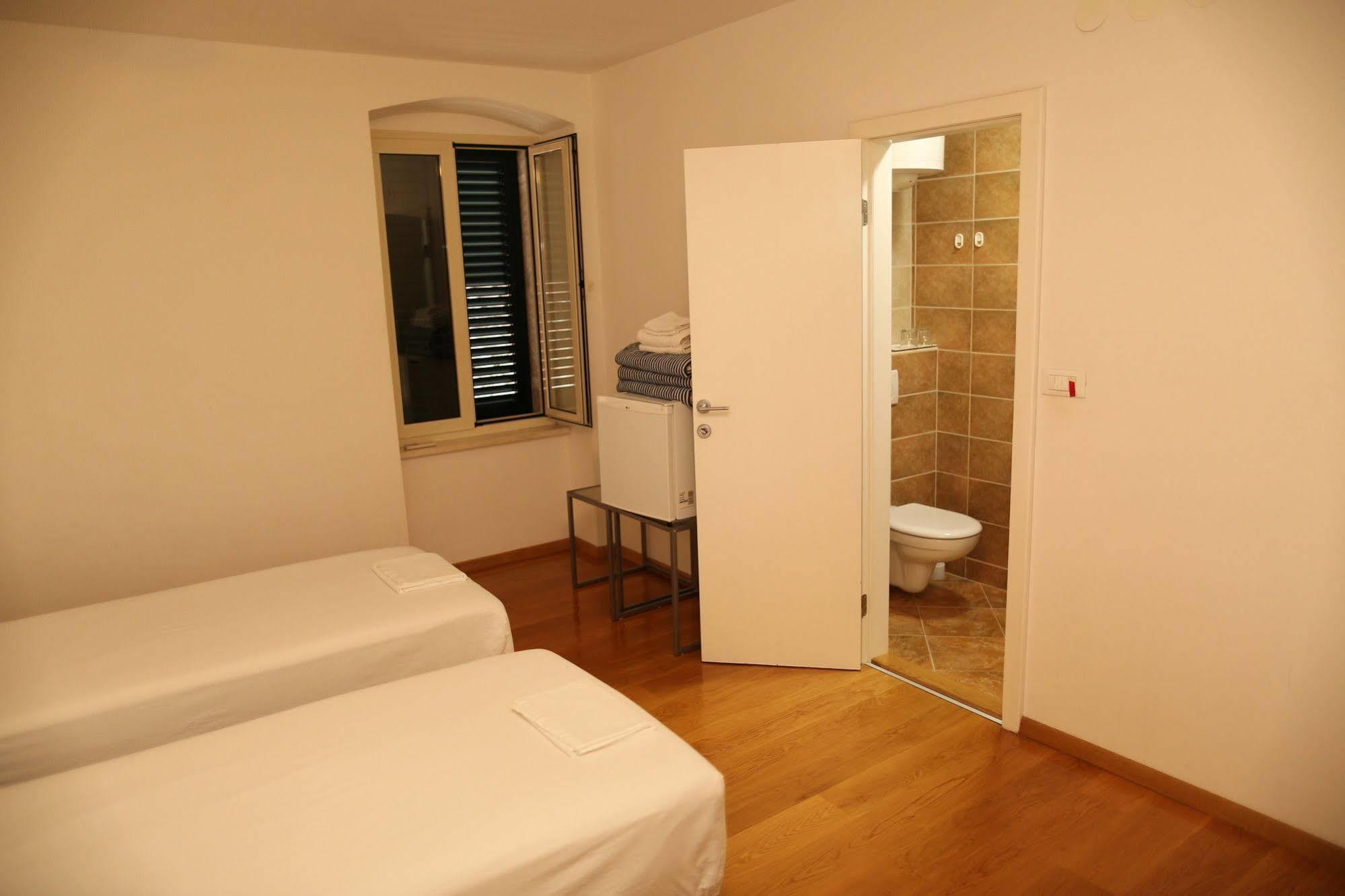 Malena Palace Experience Spalato Esterno foto